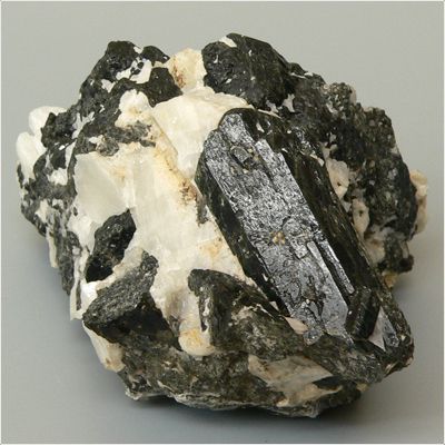 фотография минерала Паргасит