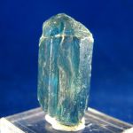 Двухголовый кристалл синего Апатита