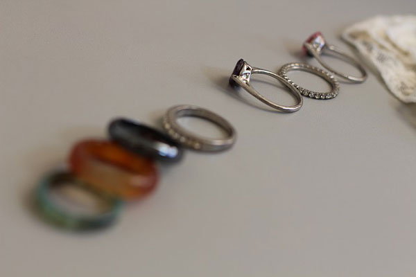 Как выбрать серебряное кольцо в подарок
