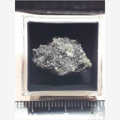 фотография минерала Плюмозит
